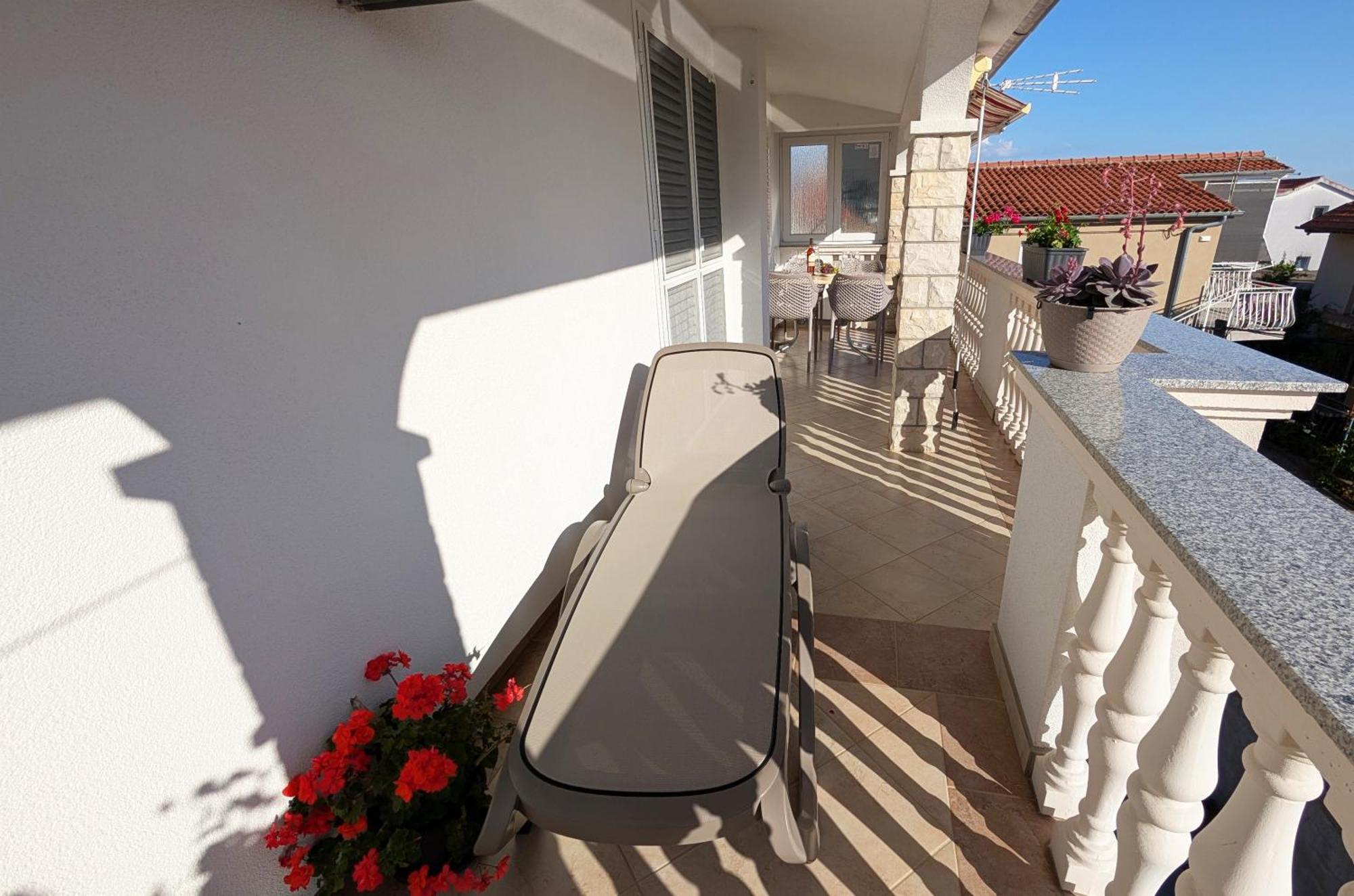 Modern 3br In With Balcony Or Terrace, Free Parking & Ac Apartament